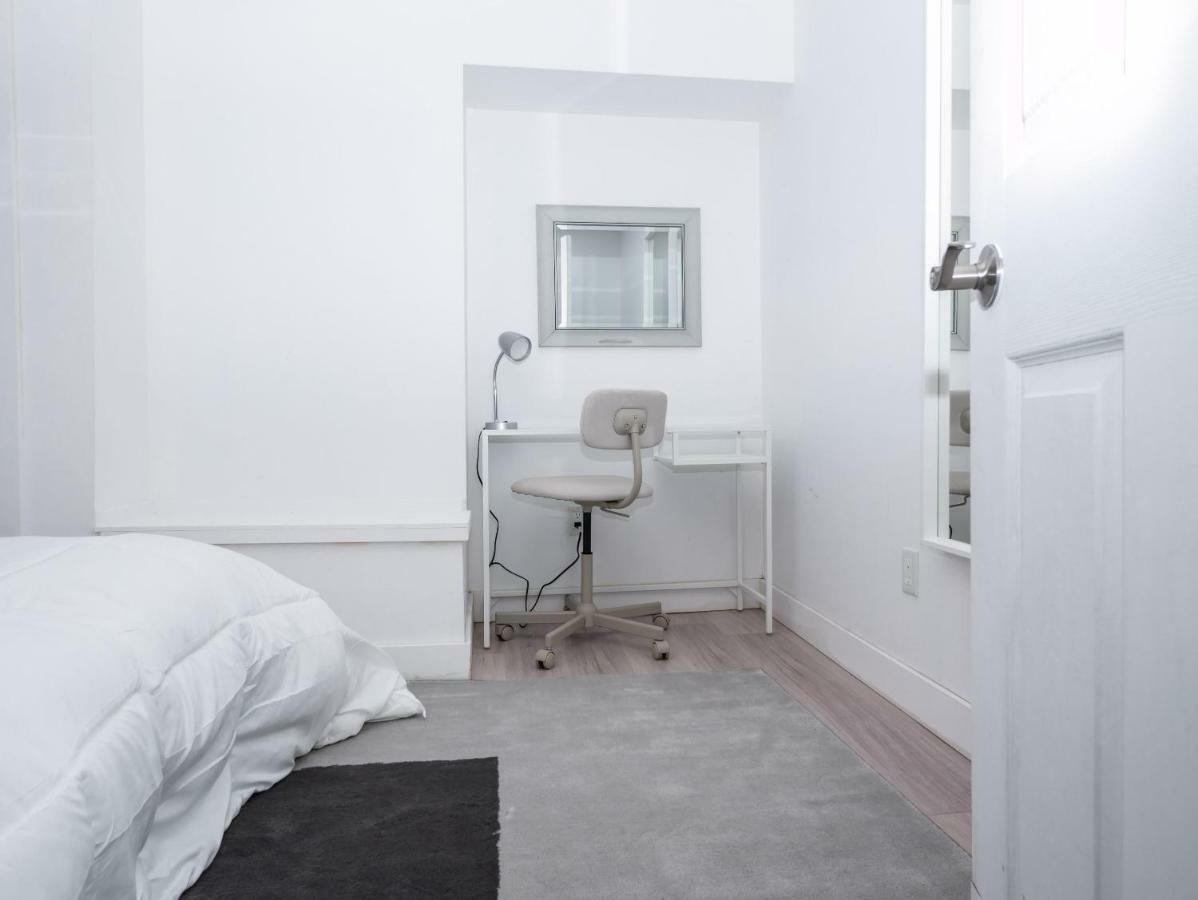 Cosy 1 Bedroom Suite In Leslieville Toronto Eksteriør billede